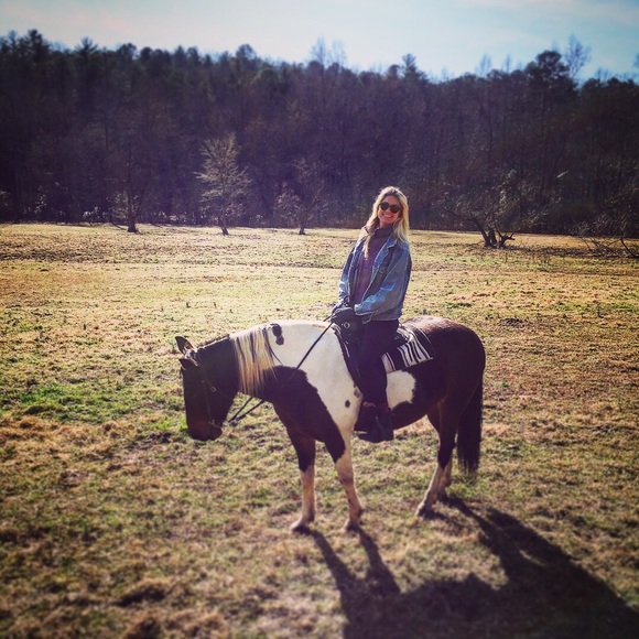 Meet your Posher, Annie - Picture 16 of 16